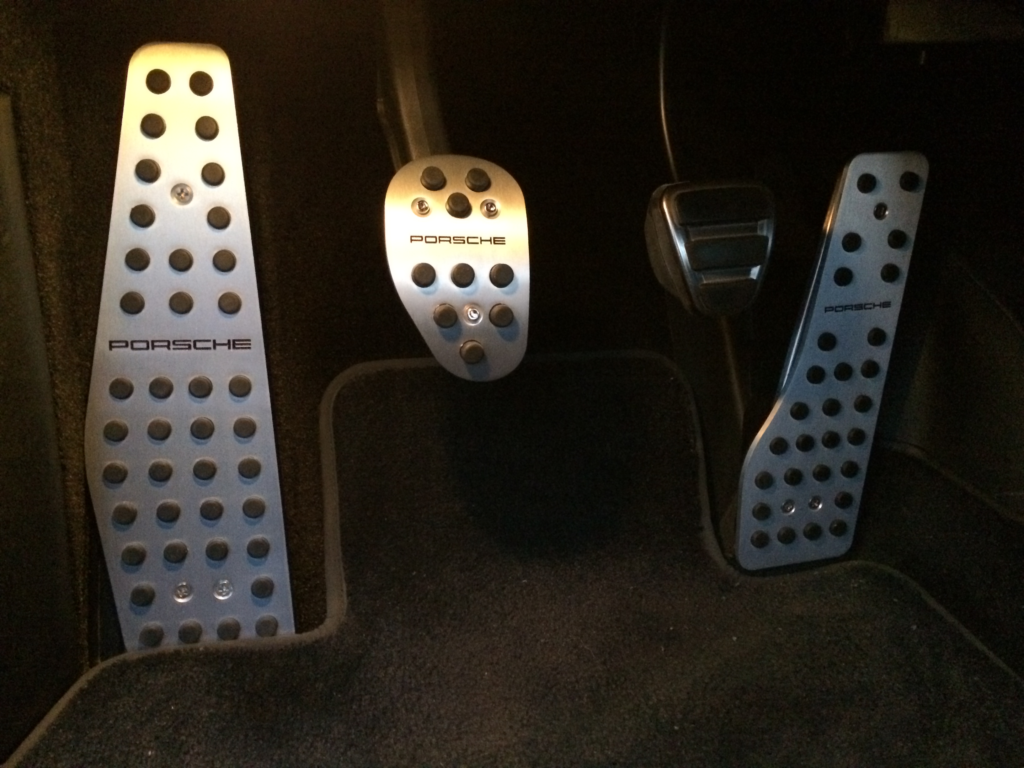 ポルシェ アルミフットペダルセット ケイマン 987　 AT アルミペダル取付（ポルシェ ケイマン・987）by あざあざ - みんカラ