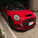 ミニJCW：フロント周りのブラックアウトをラッピングにて。