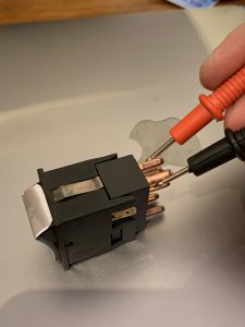 ローバーミニのハザードスイッチの分解修理