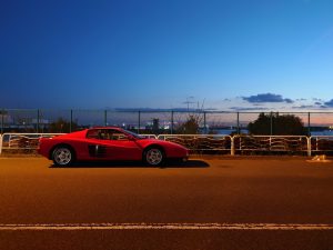 フェラーリテスタロッサと夕焼け