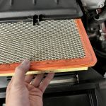 テスタロッサ：お弁当箱を開けてエアフィルターの状態を確認してみる。