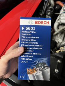 フェラーリテスタロッサの燃料フィルター交換