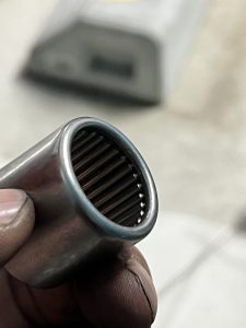 ローバーミニのラジアスアームシャフトベアリング