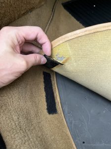 フェラーリテスタロッサのカーペット掃除