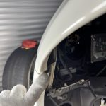 クアトロポルテ:よし、ぶっ叩くぞ。DIYでフェンダーのツメを折る。~③残りのフェンダーを作業編~