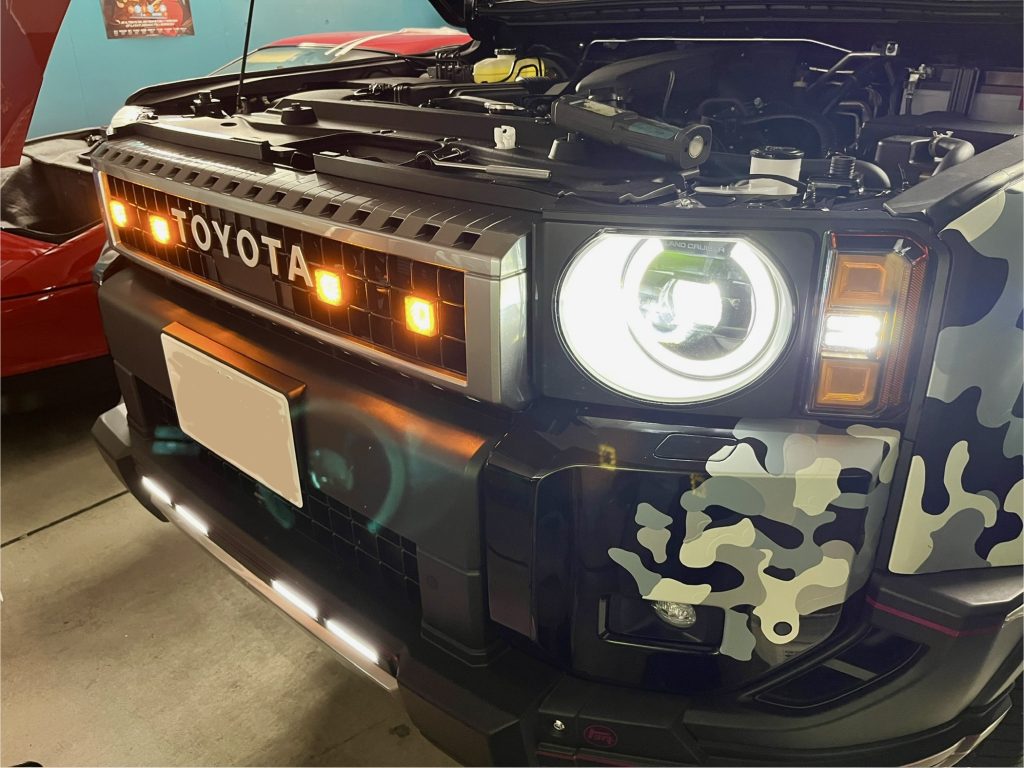ランクル250:DIYでサラッとグリルマーカー(ライト)をつけてみる。専用品はいいぞ。