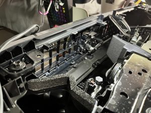 ランドクルーザー250のグリルマーカー取り付け