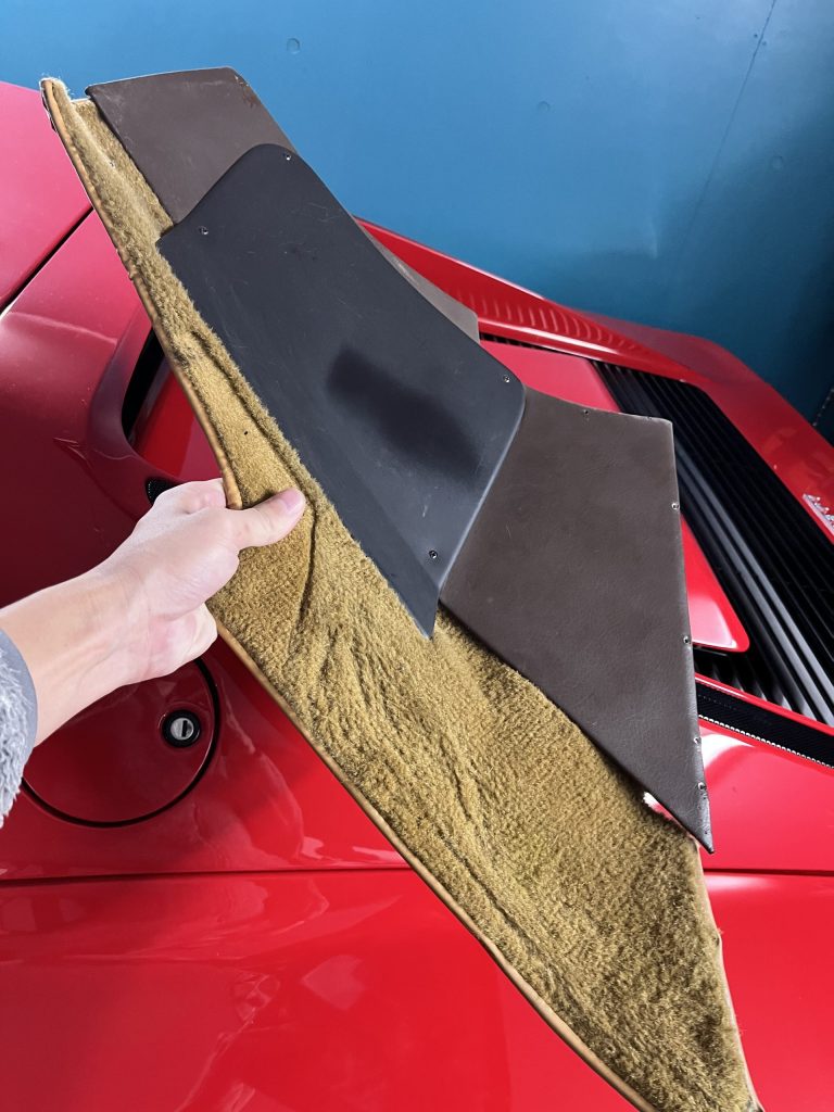 フェラーリテスタロッサのアクセルペダル注油